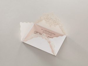 Bên trong Thiệp cưới D416023 dập nổi lượn sóng