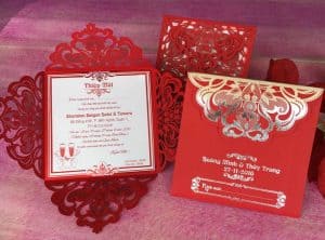 in thiệp giá rẻ GR3021 màu đỏ