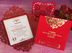 in thiệp giá rẻ GR3021 màu đỏ nhung