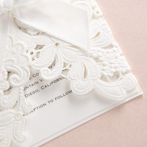 Thiệp cưới PK912 dập nổi cắt laser