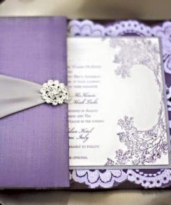 Thiệp cưới ruy băng vải ren hạt cườm TGTD047