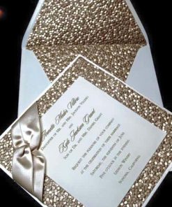 Thiệp cưới lấp lánh ánh nhũ vàng TGTD051