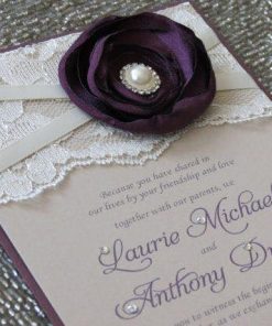 Thiệp cưới TGTD073 dành cho những ai yêu màu tím