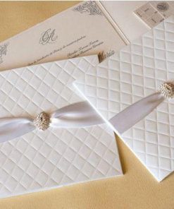 Thiệp cưới TGTD074 giấy gân caro đính cườm